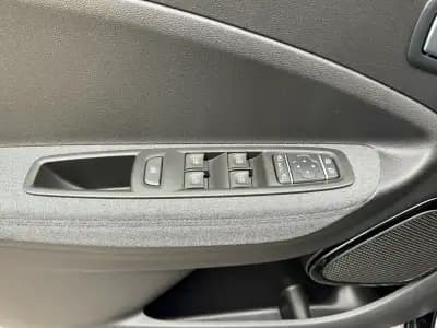 Sell Renault Zoe 2020 - 25500 EUR, 30800 km - AUTO.MOTO.pt