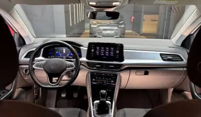 Vendo Volkswagen T-Roc 2023 - 21990 EUR, 70000 km - AUTO.MOTO.pt