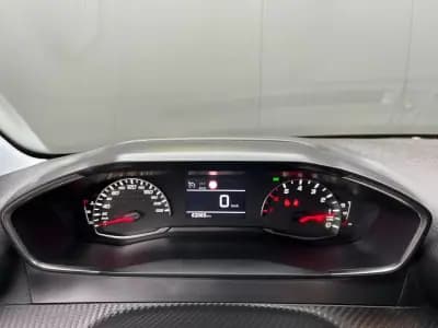 Vendo Peugeot 208 2023 - 13750 EUR, 62065 km - AUTO.MOTO.pt