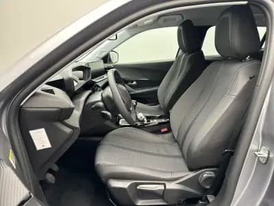 Vendo Peugeot 2008 2022 - 24600 EUR, 16198 km - AUTO.MOTO.pt