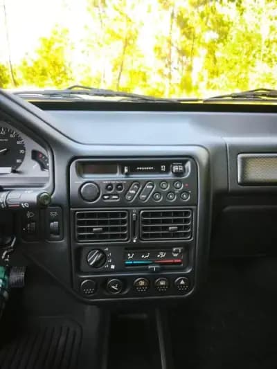 Sell Peugeot 106 1995 - 15500 EUR, 34000 km - AUTO.MOTO.pt