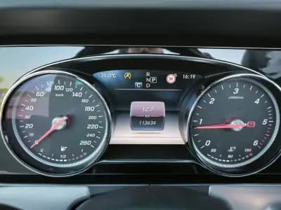 Sell Mercedes-Benz E 220 2018 - 39950 EUR, 113634 km - AUTO.MOTO.pt