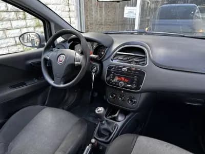 Sell Fiat Punto 2014 - 6490 EUR, 145800 km - AUTO.MOTO.pt