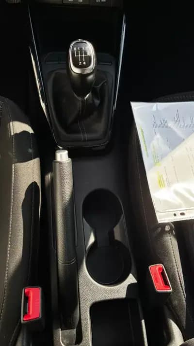 Vendo Kia Stonic 2020 - 15990 EUR, 95920 km - AUTO.MOTO.pt