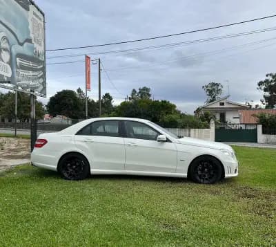 Sell Mercedes-Benz E 200 2010 - 12900 EUR, 484905 km - AUTO.MOTO.pt