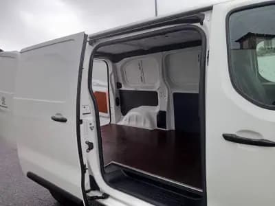 Sell Peugeot e-Expert 2021 - 17990 EUR, 38300 km - AUTO.MOTO.pt