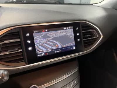 Vendo Peugeot 308 2019 - 11990 EUR, 106000 km - AUTO.MOTO.pt