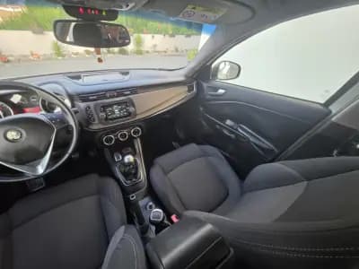 Sell Alfa Romeo Giulietta 2015 - 13500 EUR, 148000 km - AUTO.MOTO.pt