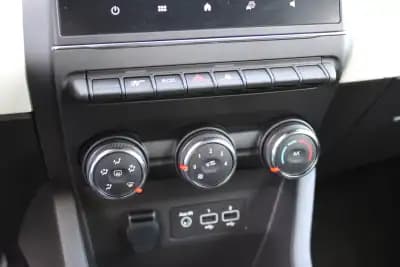 Sell Renault Clio 2020 - 13400 EUR, 95969 km - AUTO.MOTO.pt