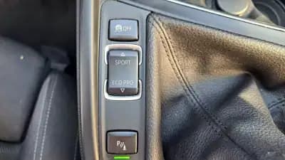 Vendo BMW 320 2018 - 21500 EUR, 131572 km - AUTO.MOTO.pt