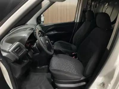 Vendo Opel Combo 2017 - 6950 EUR, 204500 km - AUTO.MOTO.pt