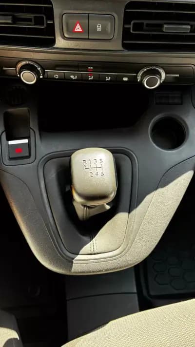 Vendo Opel Combo 2022 - 16950 EUR, 45910 km - AUTO.MOTO.pt