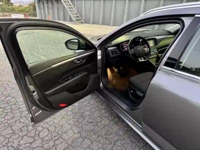 Sell Renault Talisman Sport Tourer 2018 - 14500 EUR, 160000 km - AUTO.MOTO.pt