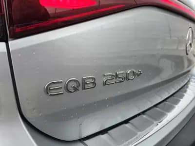 Sell Mercedes-Benz EQB 2025 - 65000 EUR, 20000 km - AUTO.MOTO.pt