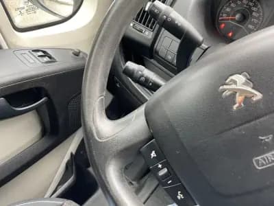 Vendo Peugeot Boxer 2.0BlueHDi L2H2 Premium 2019 - 18990 EUR, 232250 km - AUTO.MOTO.pt