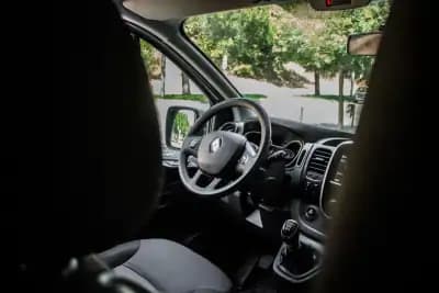 Vendo Renault Trafic 2020 - 30990 EUR, 126359 km - AUTO.MOTO.pt