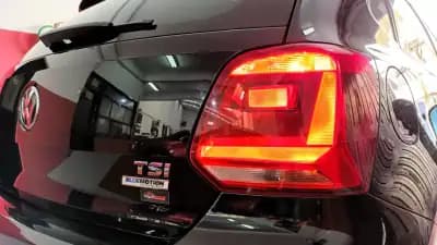 Vendo Volkswagen Polo 2015 - 10500 EUR, 125941 km - AUTO.MOTO.pt