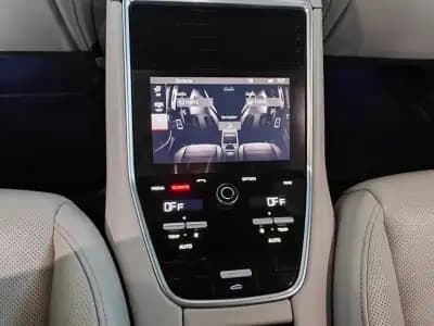 Sell Porsche Panamera 2017 - 67750 EUR, 99900 km - AUTO.MOTO.pt