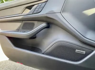 Sell Porsche Taycan Cross Turismo 2023 - 106480 EUR, 30000 km - AUTO.MOTO.pt