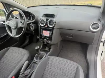 Vendo Opel Corsa 2014 - 6450 EUR, 161000 km - AUTO.MOTO.pt