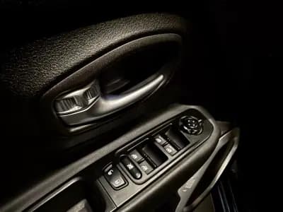 Sell Jeep Renegade 2018 - 18900 EUR, 75000 km - AUTO.MOTO.pt