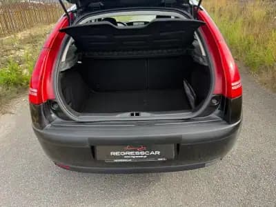 Vendo Citroën C4 2009 - 4950 EUR, 218000 km - AUTO.MOTO.pt