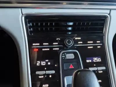 Sell Porsche Panamera 2017 - 67750 EUR, 99900 km - AUTO.MOTO.pt