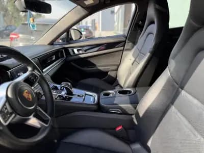 Sell Porsche Panamera 2018 - 74500 EUR, 50941 km - AUTO.MOTO.pt