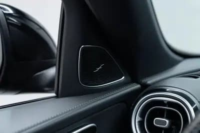 Vendo Mercedes-Benz C 300 2022 - 42950 EUR, 63000 km - AUTO.MOTO.pt