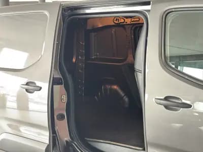 Vendo Peugeot Partner 2022 - 16990 EUR, 79102 km - AUTO.MOTO.pt