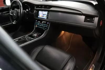 Vendo Jaguar XF 2016 - 25900 EUR, 63375 km - AUTO.MOTO.pt