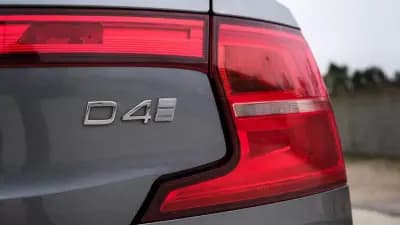 Sell Volvo S90 2016 - 24750 EUR, 266000 km - AUTO.MOTO.pt