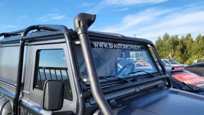 Vendo Land Rover Defender 2001 - 35000 EUR, 81787 km - AUTO.MOTO.pt