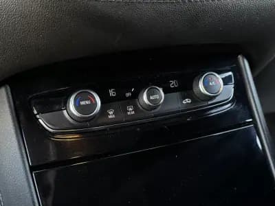 Vendo Opel Grandland X 2021 - 19990 EUR, 118300 km - AUTO.MOTO.pt