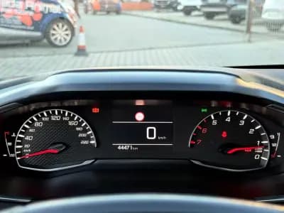Sell Peugeot 208 2020 - 14250 EUR, 44000 km - AUTO.MOTO.pt