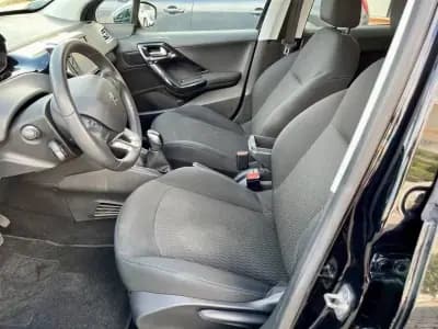 Sell Peugeot 208 2019 - 10450 EUR, 84000 km - AUTO.MOTO.pt