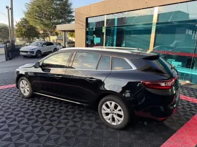 Vendo Renault Mégane Sport Tourer 2020 - 15900 EUR, 69000 km - AUTO.MOTO.pt