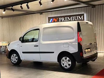 Vendo Renault Kangoo 2021 - 10500 EUR, 35000 km - AUTO.MOTO.pt