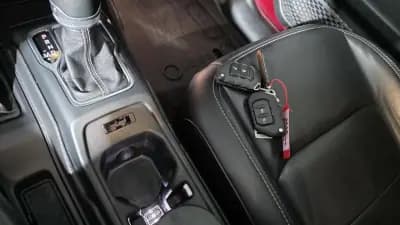 Sell Jeep Gladiator 2021 - 59900 EUR, 125181 km - AUTO.MOTO.pt