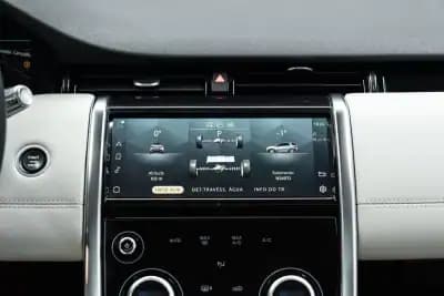 Vendo Land Rover Discovery Sport 2021 - 36950 EUR, 63000 km - AUTO.MOTO.pt