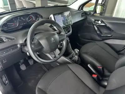 Sell Peugeot 208 2018 - 11990 EUR, 141744 km - AUTO.MOTO.pt