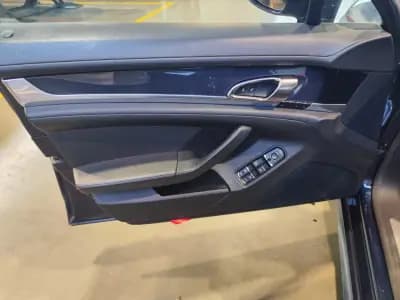 Vendo Porsche Panamera 2014 - 55000 EUR, 117234 km - AUTO.MOTO.pt