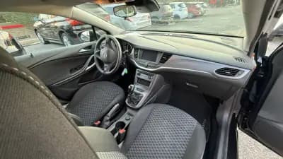 Vendo Opel Astra Sports Tourer 2021 - 11640 EUR, 149717 km - AUTO.MOTO.pt