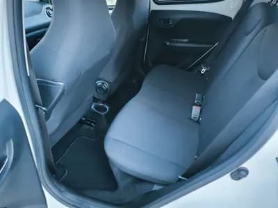 Vendo Peugeot 108 2018 - 9999 EUR, 180453 km - AUTO.MOTO.pt