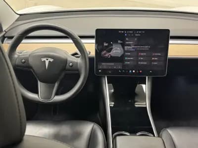 Sell Tesla Model 3 2019 - 24890 EUR, 118800 km - AUTO.MOTO.pt