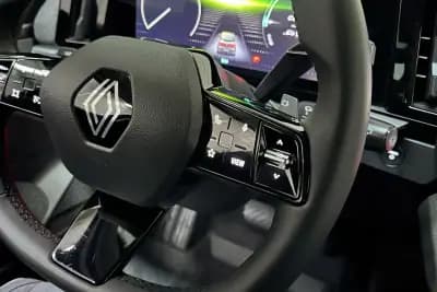 Vendo Renault Mégane E-Tech 2023 - 20950 EUR, 72823 km - AUTO.MOTO.pt