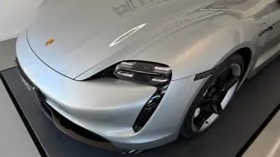 Vendo Porsche Taycan 2020 - 72000 EUR, 96306 km - AUTO.MOTO.pt