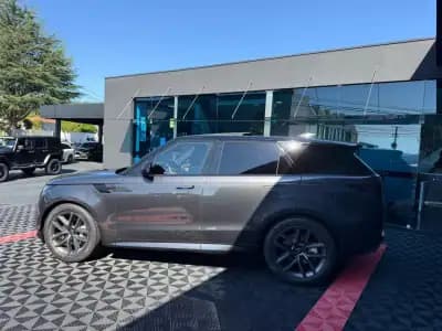Vendo Land Rover Range Rover Sport 2025 - 136000 EUR, 4000 km - AUTO.MOTO.pt
