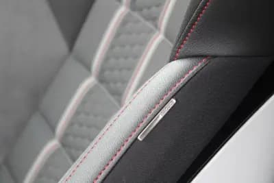 Vendo Volkswagen Golf 2017 - 33990 EUR, 55000 km - AUTO.MOTO.pt