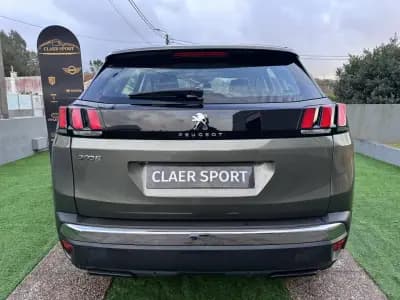 Vendo Peugeot 3008 2019 - 13900 EUR, 180000 km - AUTO.MOTO.pt